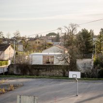 1-mamont-livraison-atelier-architecture-perraudin-maison-pierre-et-bois-massif