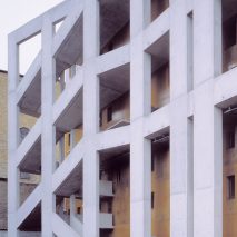 2005-02_33_vue-cour